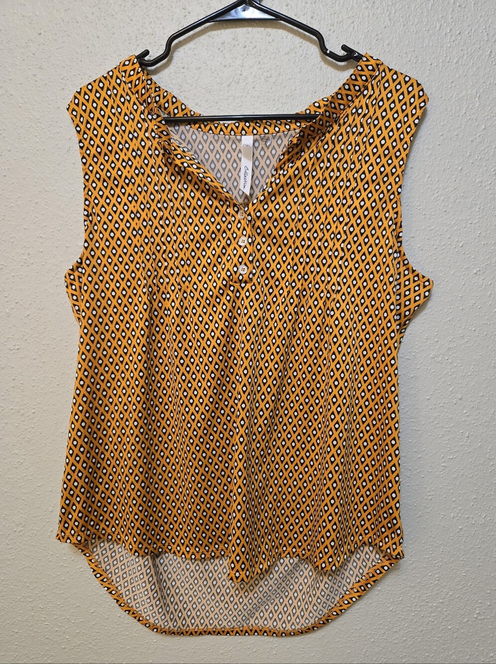 NY Collection Yellow Geometric Women's Sleeveless Top Medium
